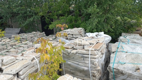 Плитняк галтованный гранитный для ландшафтного дизайна купить в Лыткарино