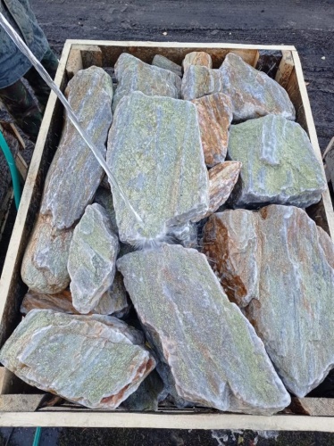 Златолит жёлтый, жёлто-зелёный глыбки и валуны для ланшафтного дизайна купить в Лыткарино