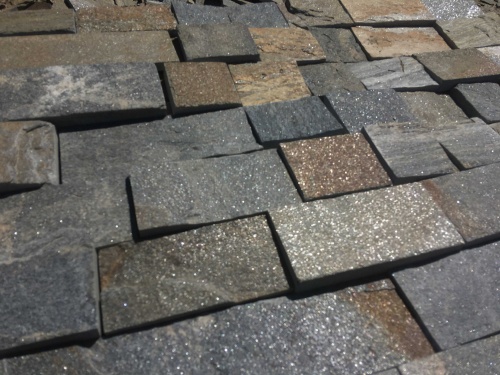 Плитка пилёная златолит Уральский для цоколя, отмостки купить в Лыткарино