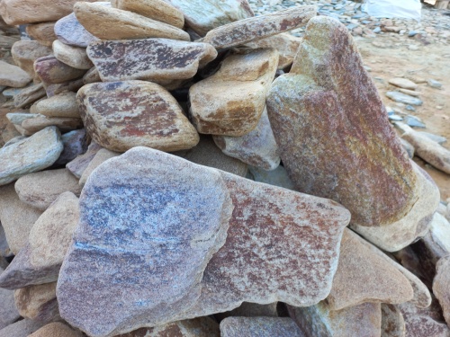 Златолит жёлтый, жёлто-зелёный глыбки и валуны для ланшафтного дизайна купить в Лыткарино