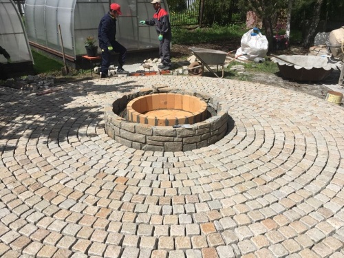 брусчатка гранитная колотая 