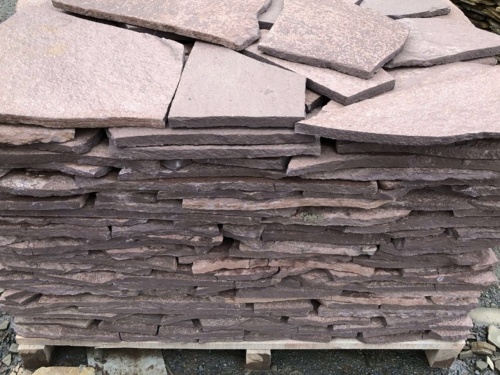 Плитняк лемезит бордовый для облицовки цоколя 20-25 мм  купить в Лыткарино