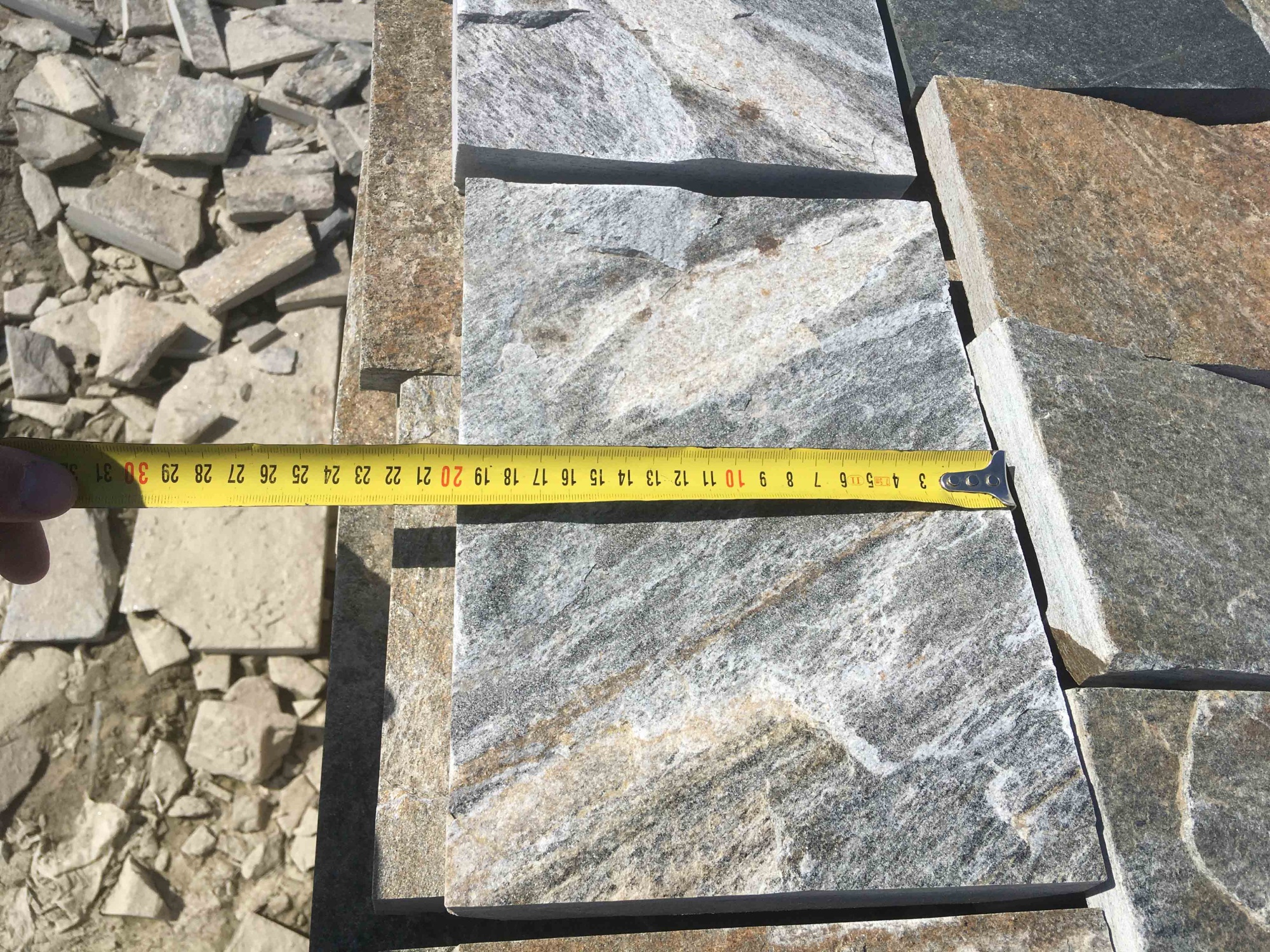 Плитка пилёная златолит Уральский для цоколя, отмостки купить в Лыткарино