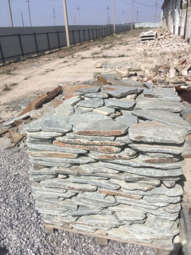 Златолит серебристый галтованный для лестниц купить в Лыткарино