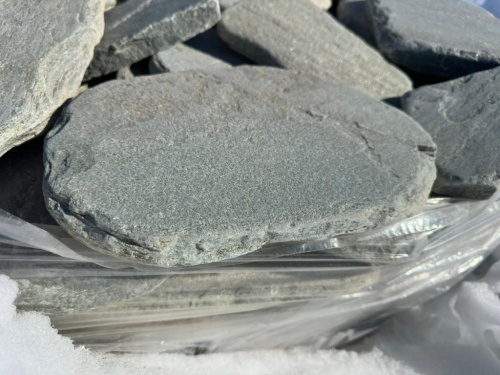 Плитняк златолит зелёный галтованный для мощения на бетон купить в Лыткарино