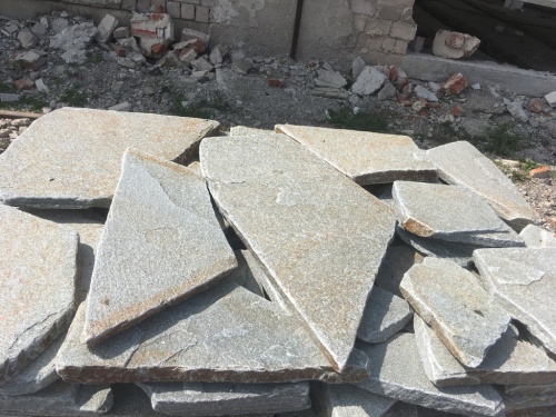 Златолит серебристый галтованный для лестниц купить в Лыткарино